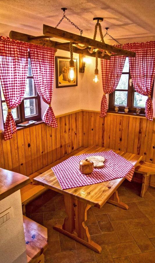 Holiday Home In Otocec Kranjska Krain 42903 エクステリア 写真